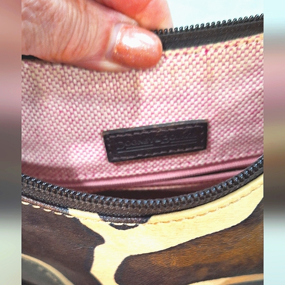 Dooney & Bourke Giraffe Print Large Handbag Unusual Style - Picture 6 of 11